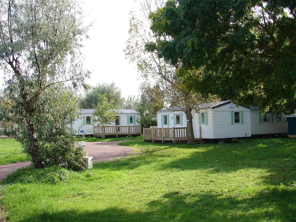 Camping Phare Ouest Saint-Denis-dʼOléron Kültér fotó