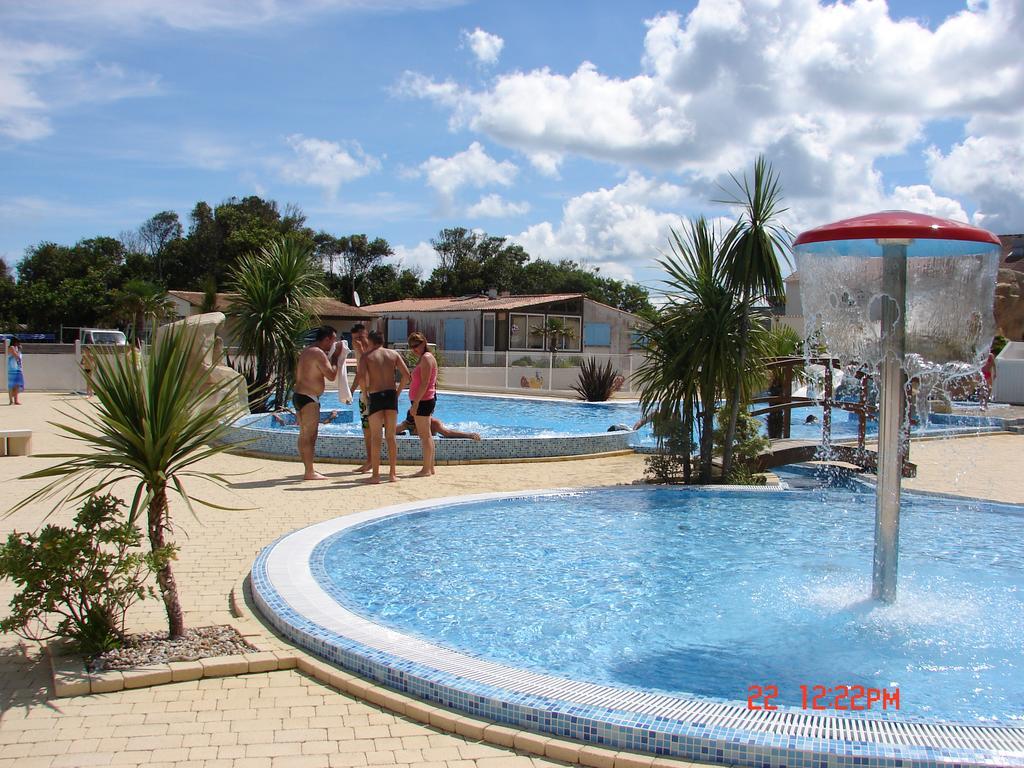 Camping Phare Ouest Saint-Denis-dʼOléron Kültér fotó