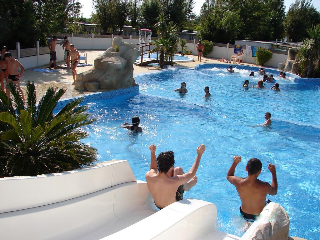 Camping Phare Ouest Saint-Denis-dʼOléron Kültér fotó