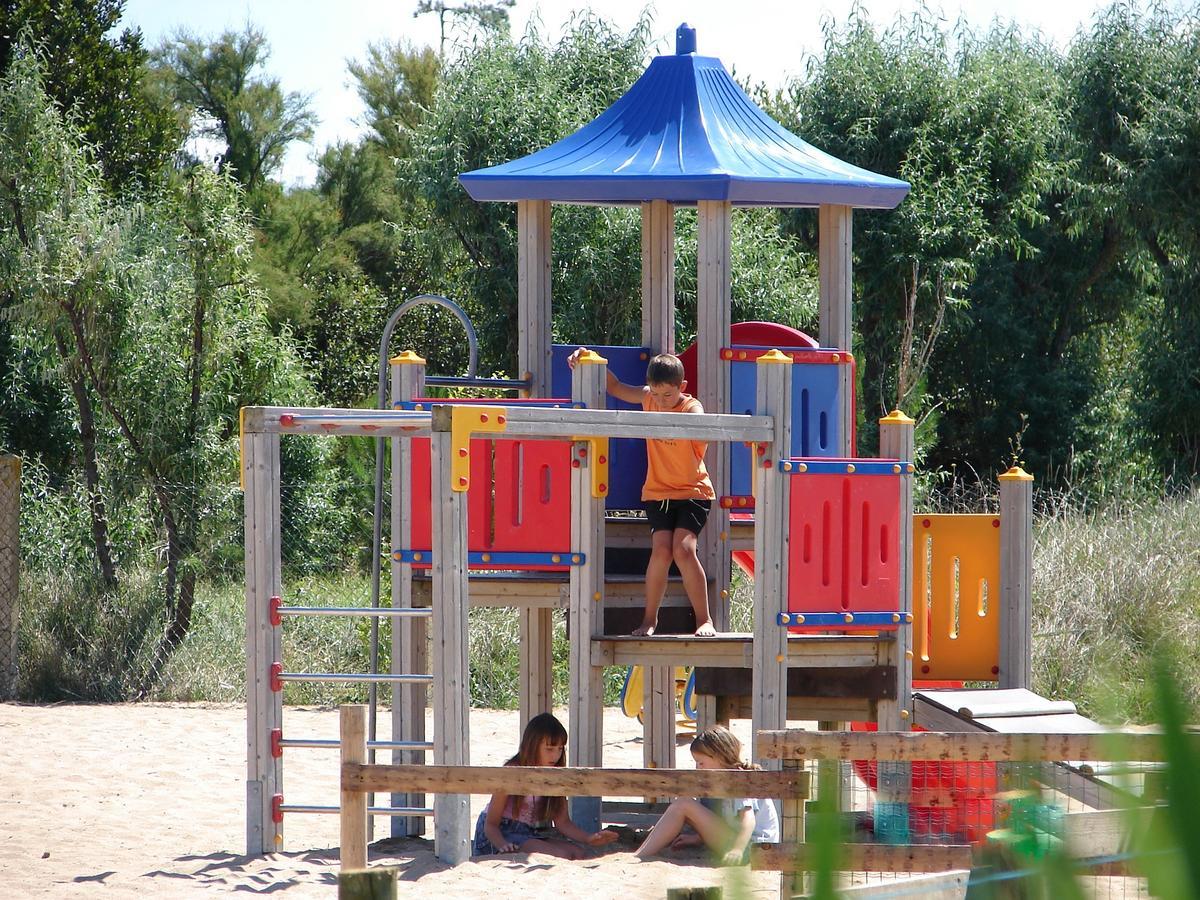 Camping Phare Ouest Saint-Denis-dʼOléron Kültér fotó
